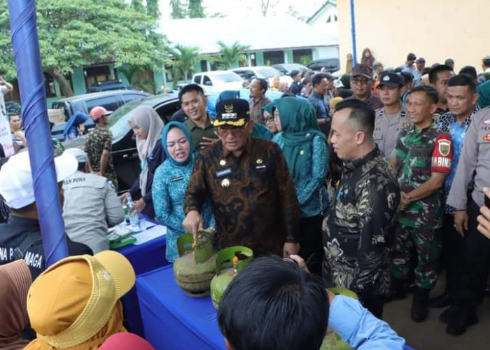 Pj. Bupati Lampung Utara Meluncurkan Gerakan Pangan Murah 