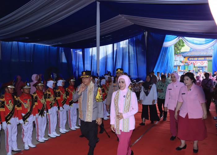 Kunjungi Lampung Utara, Kapolda Bersama Ketua Bhayangkari Gelar Bansos dan Peresmian TK Kamala Bhayangkara