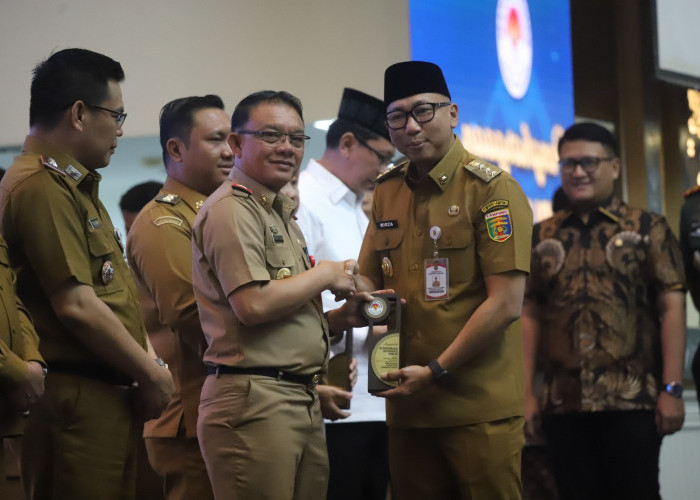 Pemkab Lampung Barat Raih Anugerah Badan Publik Informatif Provinsi Lampung 2025