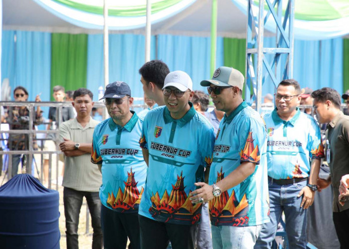 Gubernur Mirza Buka Lomba Burung Berkicau Tingkat Nasional 