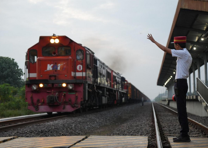 Pegawai KAI Tidak Libur Lebaran Demi Menjamin Kelancaran Mudik dan Pasokan Energi Nasional