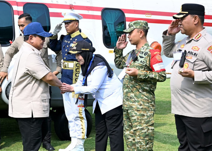 Walikota Eva Dwiana Sambut Kedatangan Presiden Prabowo ke Bandar Lampung