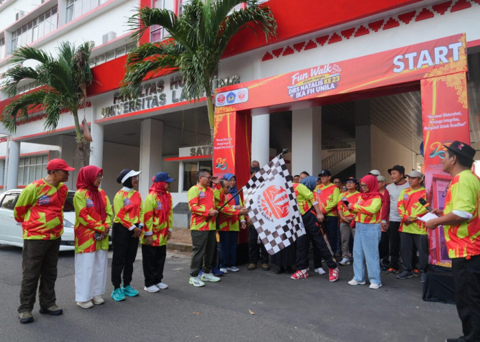 IKA FH Unila Gelar Jalan Sehat dan Bakti Sosial Dies Natalis ke-23