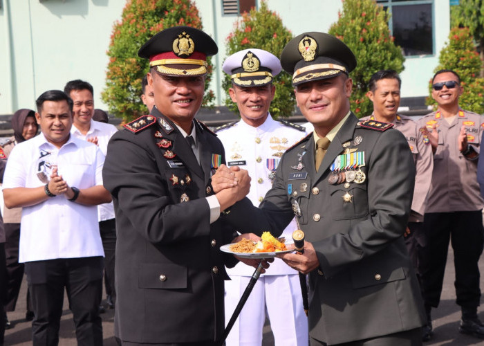 Bentuk Sinergitas, Jajaran Polres Lampung Utara Berikan Kejutan HUT 80 TNI