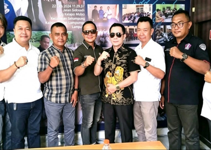 Delapan Organisasi Pers Lampung Timur Bersatu, Santunan Anak Yatim dan Donor Darah Semarakkan HUT RI