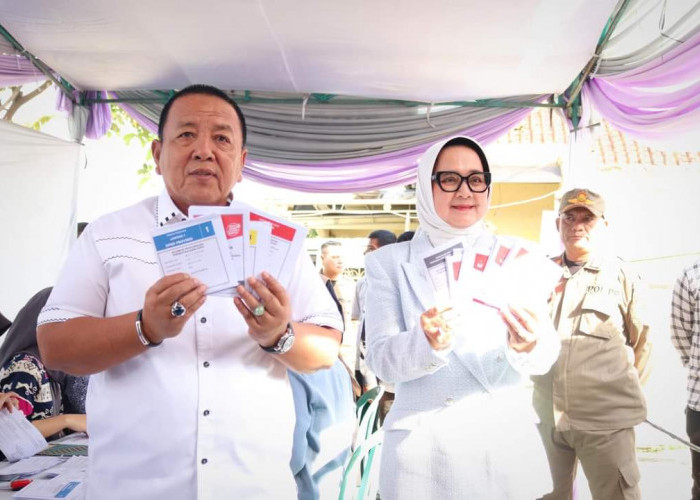 Gubernur Arinal Bersama Keluarga Gunakan Hak Pilihnya di TPS 22 Sepang Jaya