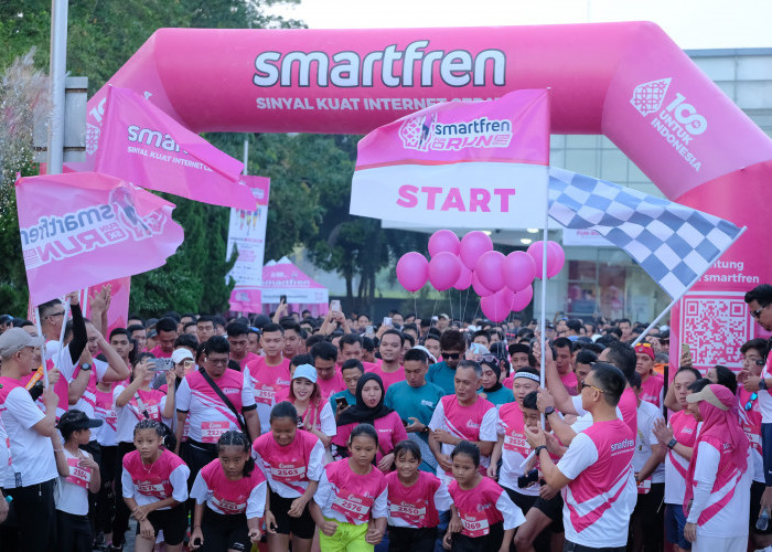 Ratusan Warga Palembang Ramaikan Lari Santai Road to Smartfren Run 2024