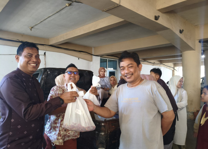 Wali Kota Bandar Lampung Beri Satu Ekor Sapi Kurban ke FORWAKO