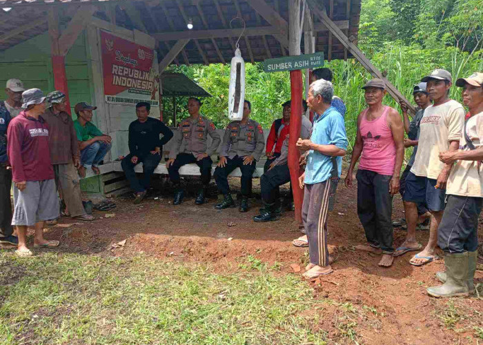 Sat Binmas Polres Lampura Sambangi Desa Sumber Arum, Perkuat Sinergi Kamtibmas