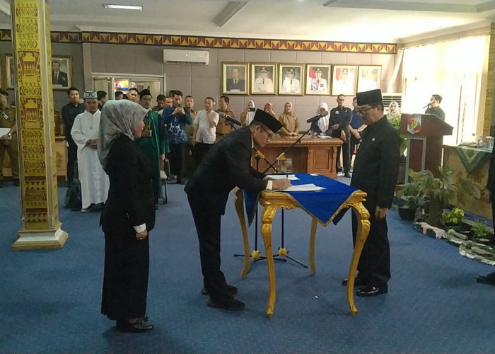 Hamartoni Ahadis Lantik 17 Pejabat Pimpinan Tinggi Pratama Pemkab Lampung Utara