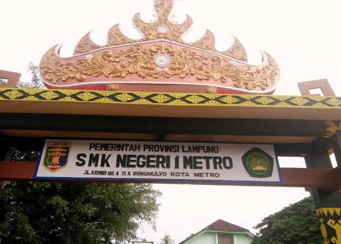 Kepala SMKN 1 Metro Tegaskan Tidak Ada Paksaan Penjualan Air Mineral Saat MPLS, Keuntungan Untuk Kemanusiaan
