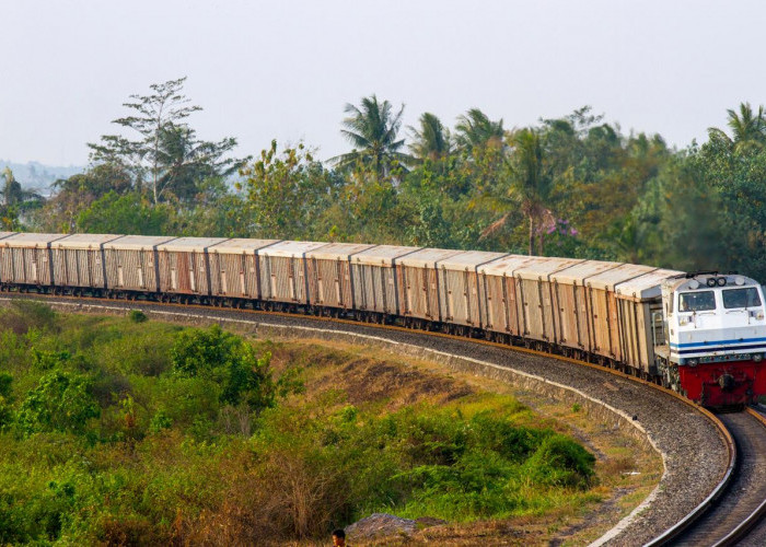 Dukung Logistik Nasional, KAI Divre IV Tanjungkarang Layani Angkutan Beragam Komoditas Non-Batu Bara