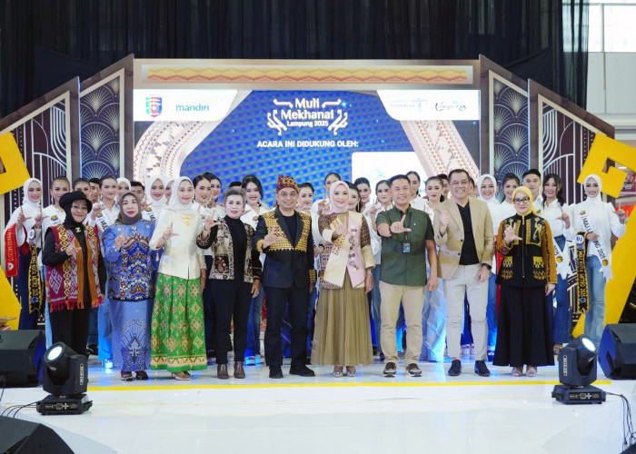 Ketua Dekranasda Lampung, Purnama Wulan Sari Mirza Buka Lampung Fashion 2025 