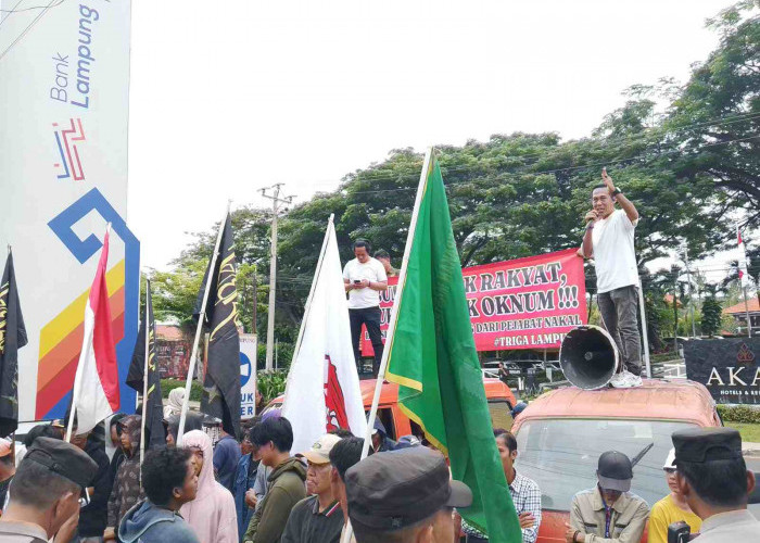 Triga Lampung Gelar Aksi, Meminta Empat  Direktur Bank Lampung diGanti