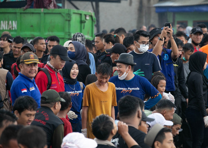 KNPI Lampung dan RPL Turut Berkolaborasi Bersama Masyarakat Bersih Bersih Pantai