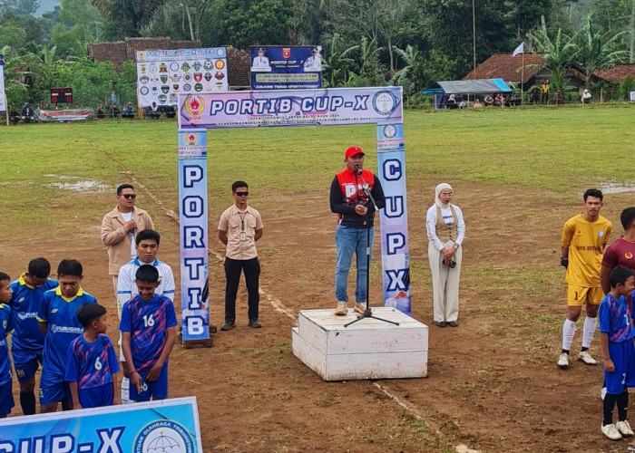 Turnamen Sepak Bola PORTIB Ke X Dibuka oleh Ketua KONI Lampung Barat Parosil Mabsus