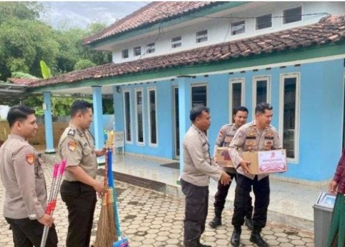 HUT Bhayangkara Ke 79, Polres Way Kanan Gelar Baksos ke Rumah Ibadah dan Bagikan Bansos