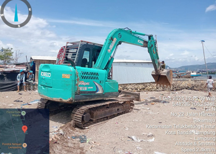 Dinas PU Bandar Lampung Lakukan Pengerukan Drainase Jelang Musim Hujan