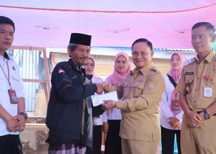 Wabup Lampung Barat Serahkan Donasi Pembangunan TPA Sunan Bonang