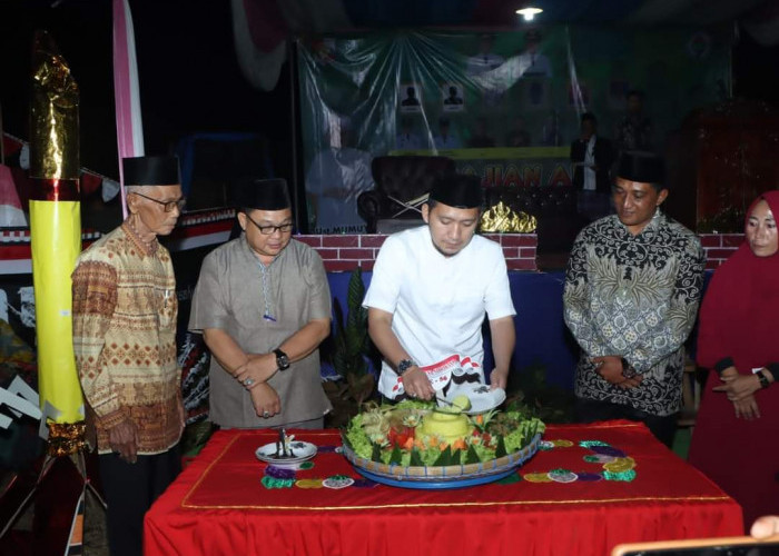 Wabup Ardian Hadiri Pengajian Ustad Kondang Mumuy