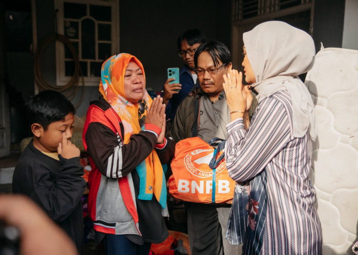 Wagub Lampung Jihan Nurlela Tinjau Banjir di Way Kandis dan Sambangi Keluarga Korban Longsor di Gedong Air