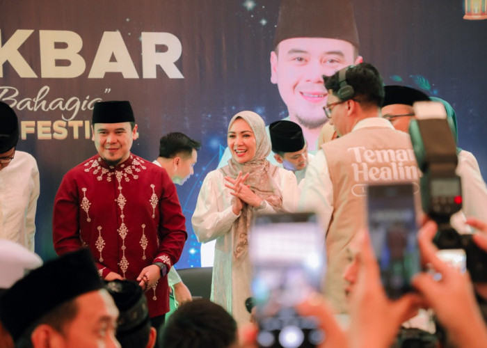 Purnama Wulan Mirza Hadiri Kajian Akbar Ustadz Hilman Fauzi di Masjid Al Bakrie