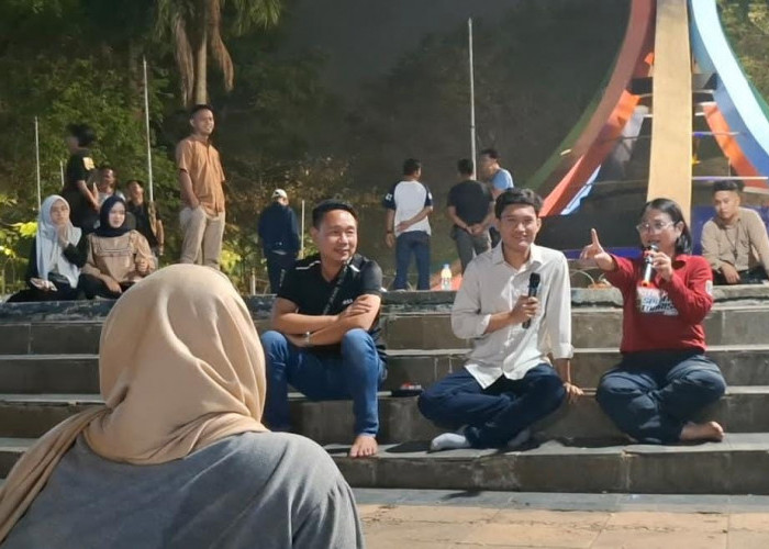 Eks Ketua BEM UGM Tiyo Ardiyanto Duduk Bareng Mahasiswa Metro dan DPRD, Kritisi Program MBG