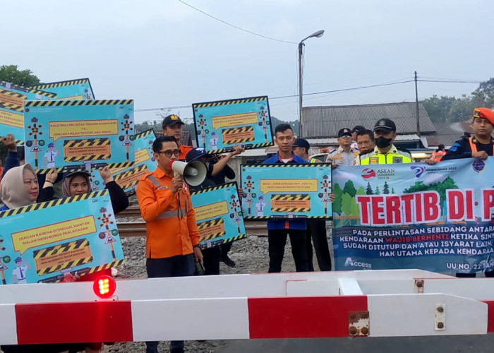 KAI Gelar Kampanye Keselamatan di Perlintasan Sebidang Pada Peringatan Harhubnas