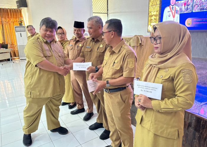 Pemkot Bandar Lampung Bagikan Bosda SMP, Siswa Negeri Dapat Rp300 Ribu per Tahun