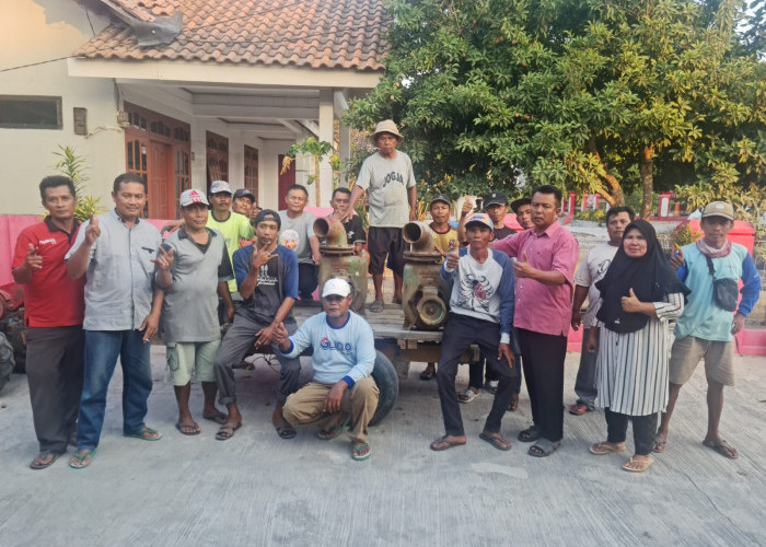 Bacaleg DPRD Provinsi Lampung  Aribun Serahkan Bantuan Waterpam
