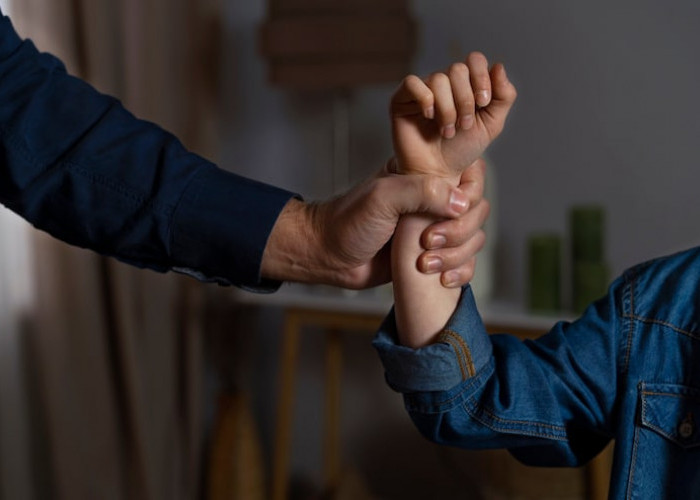 Desak Penangkapan Pelaku! IWO dan BARA JP Serahkan Kasus Dugaan Siswi SMP Melahirkan ke Polres Lamtim