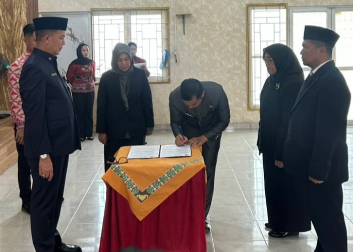 Sekda Lamtim Lantik 24 Kepala UPTD Puskesmas dan 14 Pejabat Fungsional, Dorong Inovasi dan Pelayanan Prima