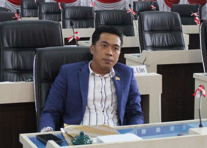 Sunyi di Pasar Dekon dan Suara Lantang dari Kursi Parlemen