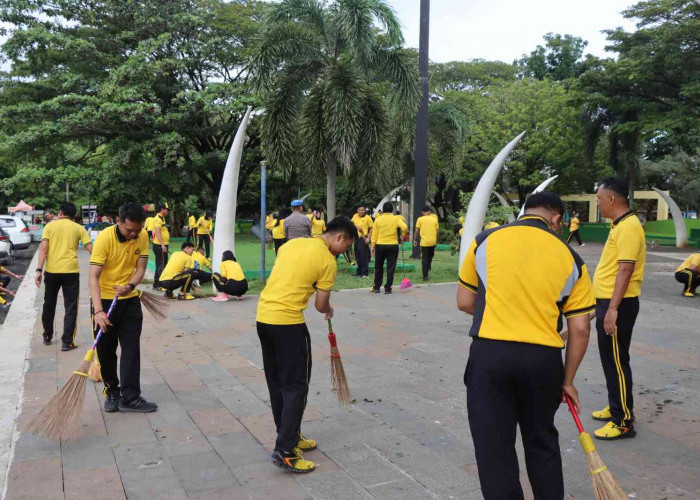 Dukung Gerakan Indonesia Asri, Kapolres Lampura Pimpin Kurve di Islamic Center Kotabumi