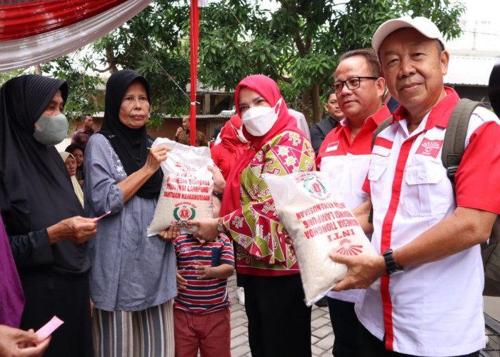 Pemkot Bandar Lampung dan INTI Bagikan 3,5 Ton Beras Kepada Warga Kecamatan Bumi Waras