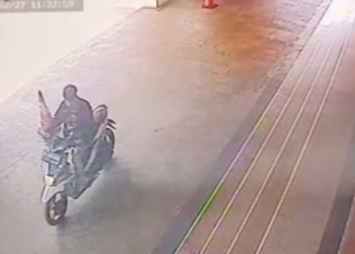 Motor Wartawan Pemprov Lampung Hilang di Depan Balai Keratun, Aksi Pelaku Terekam CCTV