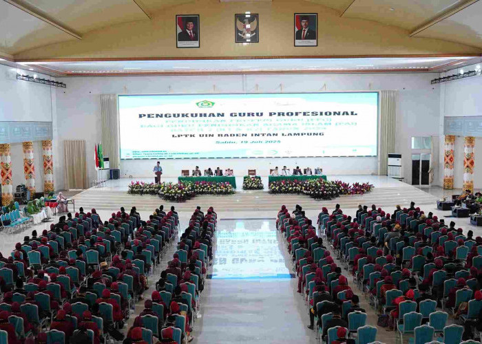 Rektor Kukuhkan 298 Guru Profesional PPG PAI