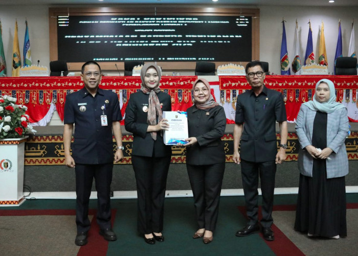 Pemprov Lampung Serahkan Dokumen Raperda Perubahan APBD 2025