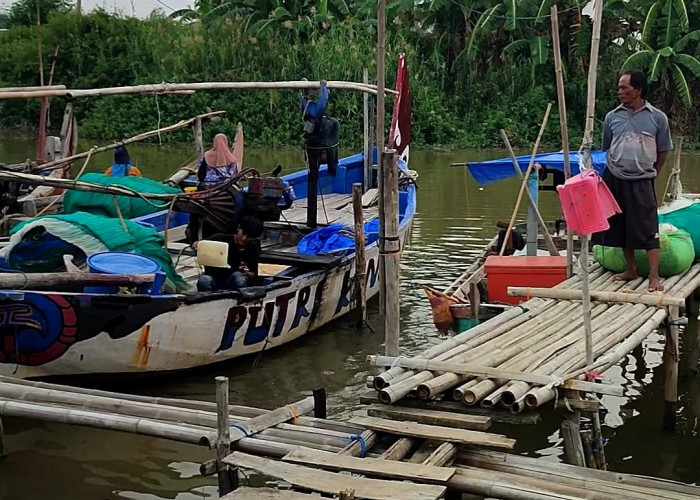 Sumur Bor Macet, Nelayan Labuhan Ratu Terpaksa Konsumsi Air Tidak Layak Konsumsi