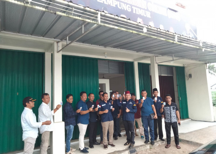 IWO Lamtim Gelar Rapat Pengurus Sekaligus Penyerahan KTA 