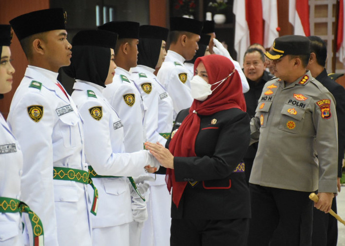 Walikota Eva Kukuhkan 37 Paskibraka Bandar Lampung