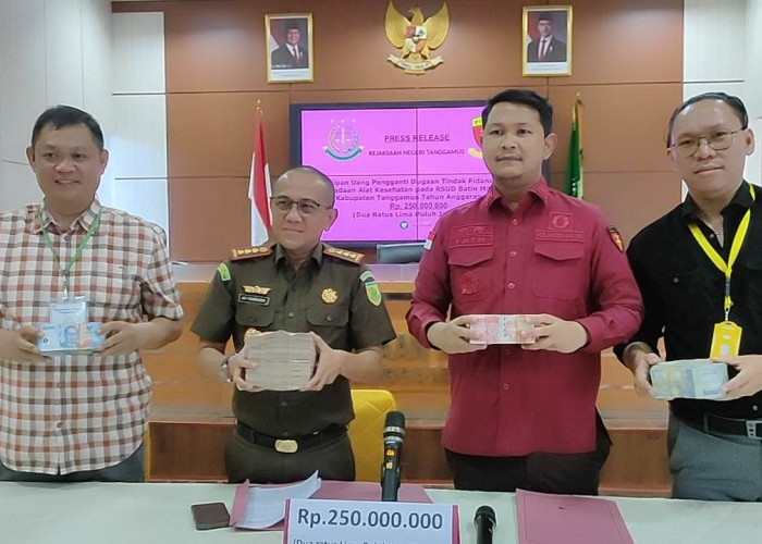 M.Taufik Tersangka Korupsi CT Scan Serahkan Uang Pengganti Rp250 Juta ke Kejari Tanggamus 