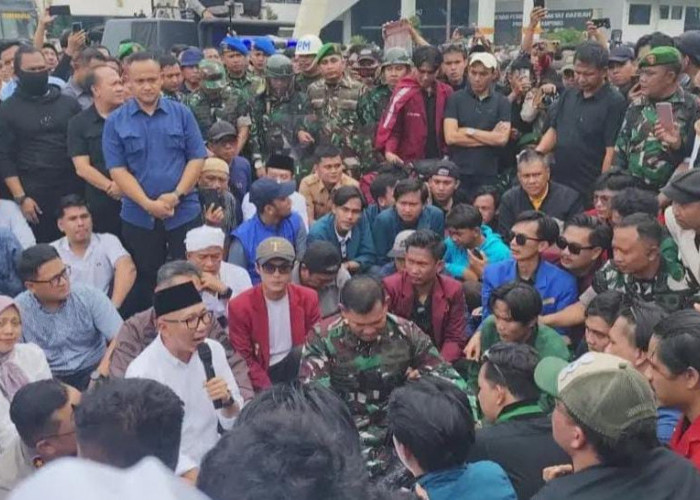 Geduruk DPRD Lampung Mahasiswa dan Elemen Masyarakat Sampaikan 10 Tuntutan 