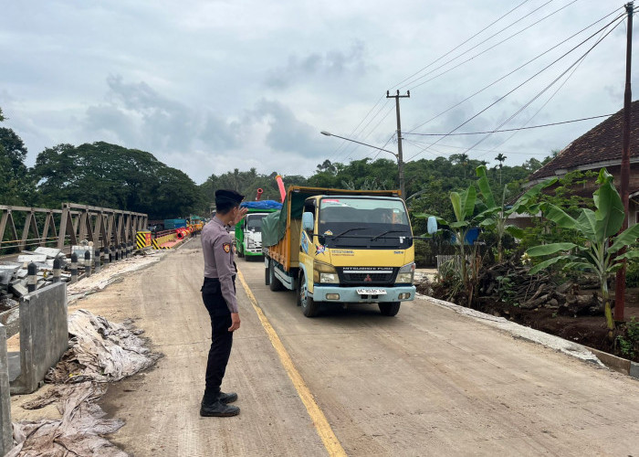 Amankan Arus Lalin Nataru, Polres Lampura Laksanakan Gatur Dititik Rawan Macet dan Kamtibmas