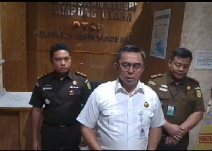 Ayoo? Giliran Desyadi Mantan Kepala BPKAD Lampura Diperiksa Penyidik Kejari, 