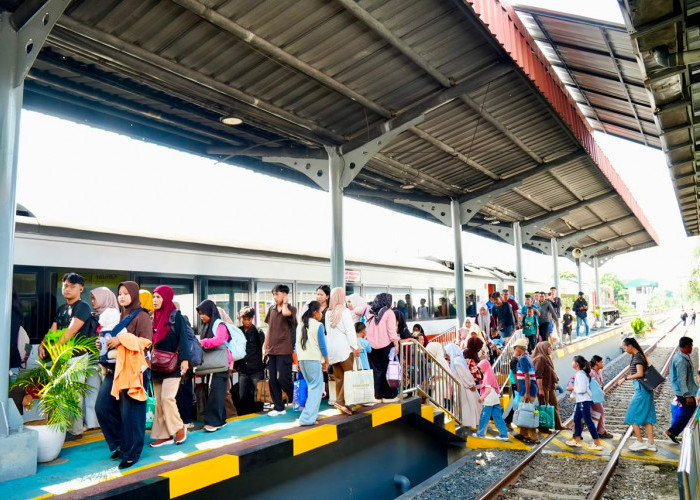 KAI Divre IV Tanjungkarang Layani 16.106 Pelanggan Selama Libur Maulid Nabi Muhammad SAW