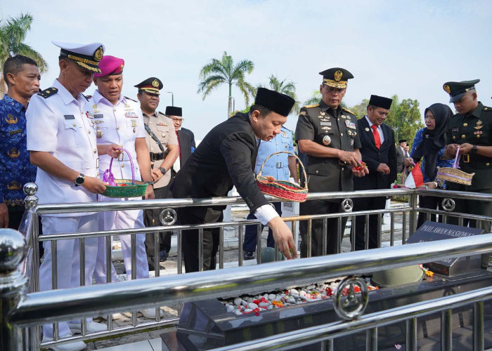 HUT Ke 62 Provinsi Lampung, Pemprov Ziarah ke Taman Makam Pahlawan 