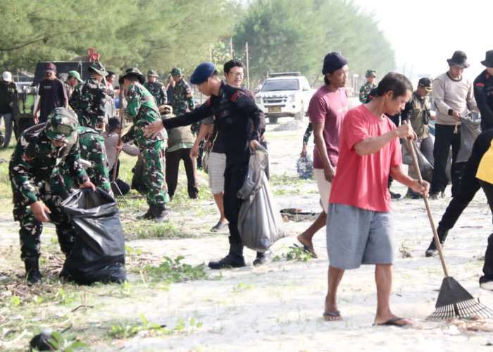 Kodim 0429/Lampung Timur Pimpin Aksi Bersih Pantai Mutiara Baru, Dukung Gerakan Radin Inten ASRI
