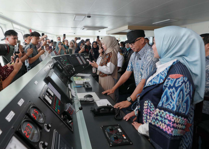 Gubernur Lampung Mirza Resmikan KMP Dalom 1 Kapal Penyeberangan Pertama Milik Pemprov