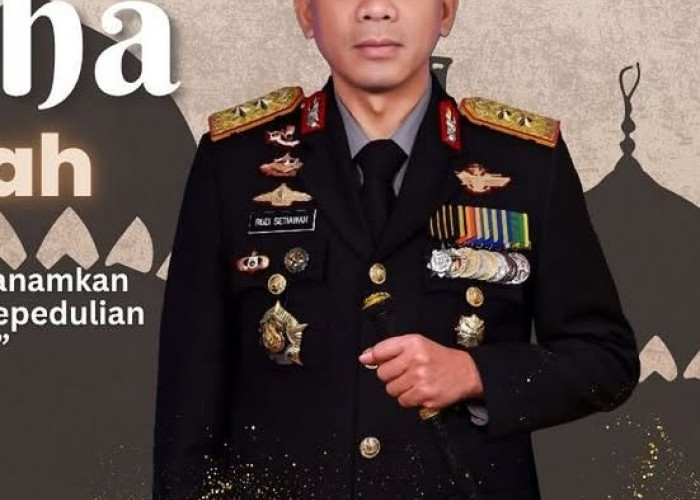 Jenderal Polisi Asal Lampung, Kapolda Jabar Irjen Pol Rudi Setiawan Serahkan 2 Sapi Kurban Untuk Warga Lampung
